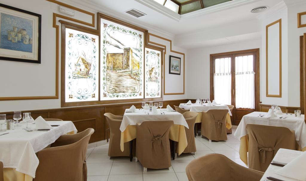 Olympia Ronda Hostel El Puig  Ngoại thất bức ảnh