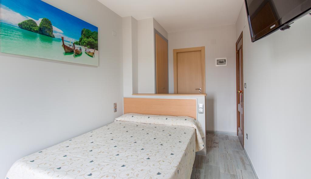 Olympia Ronda Hostel El Puig  Ngoại thất bức ảnh