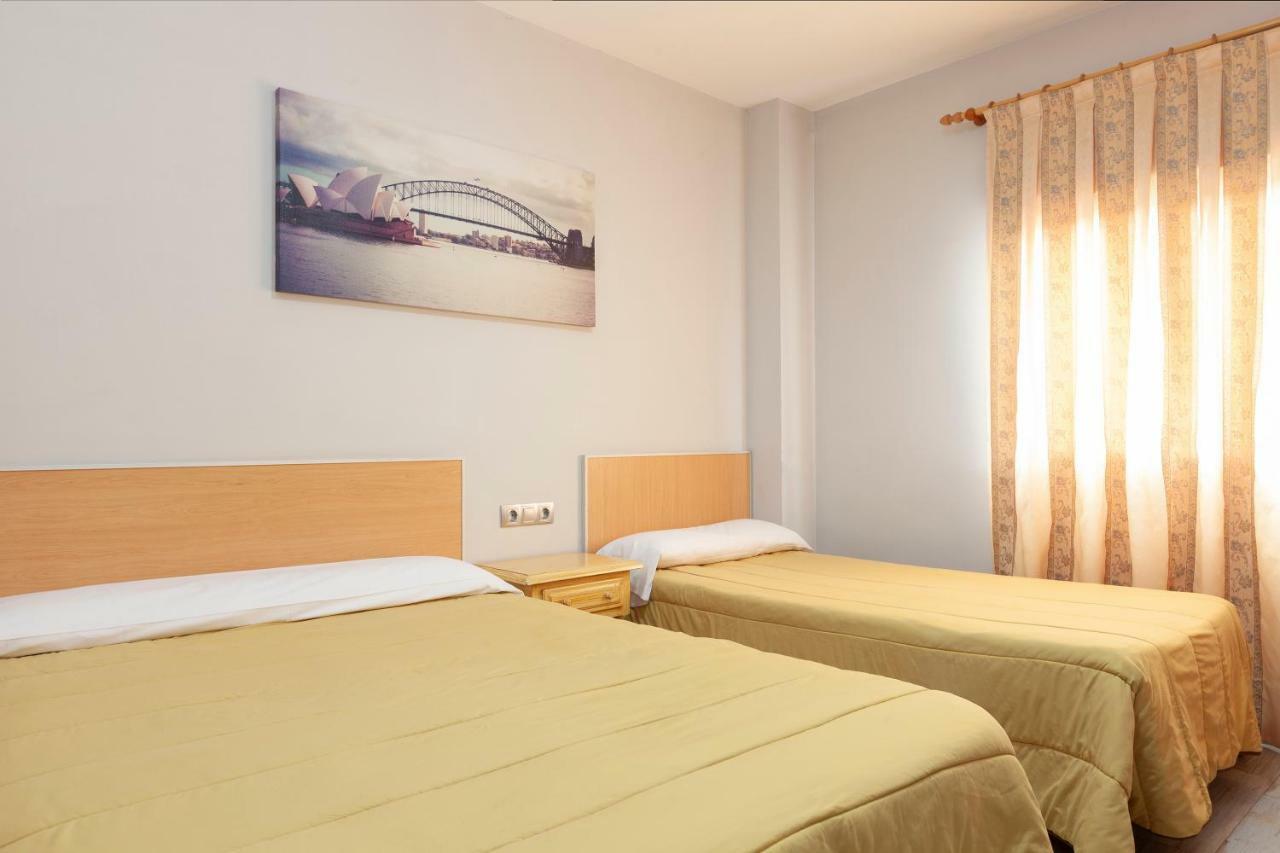 Olympia Ronda Hostel El Puig  Ngoại thất bức ảnh