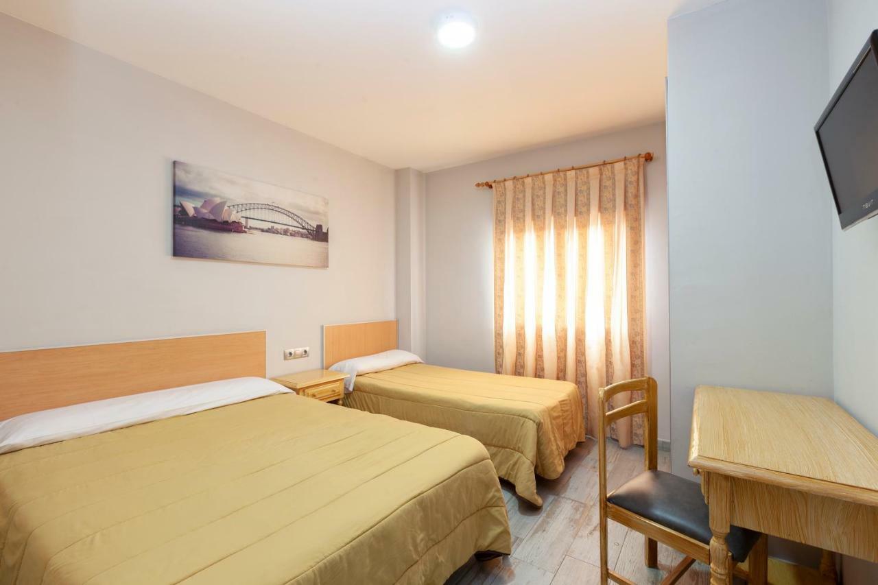 Olympia Ronda Hostel El Puig  Ngoại thất bức ảnh