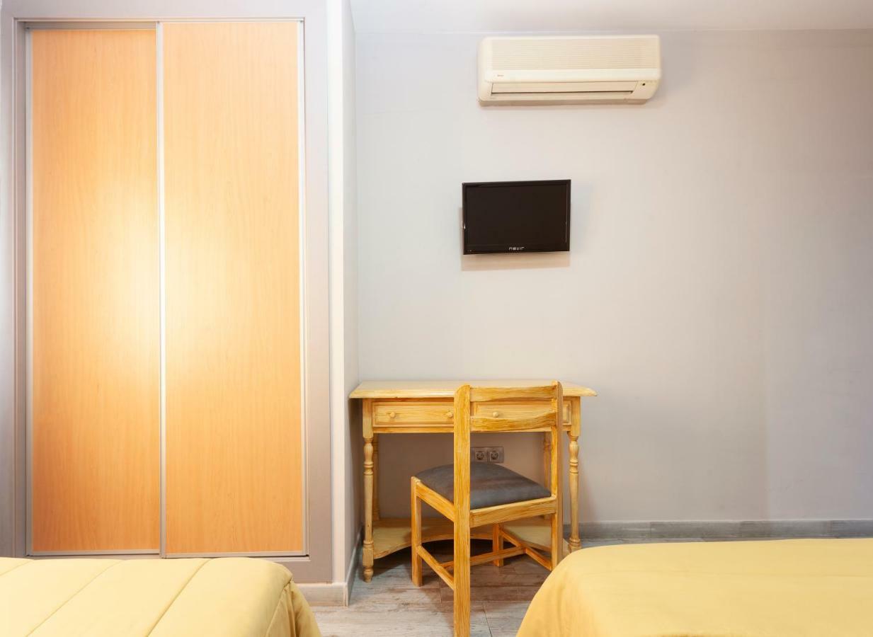 Olympia Ronda Hostel El Puig  Ngoại thất bức ảnh